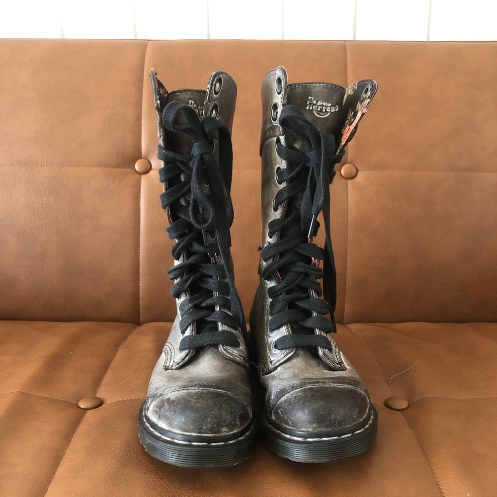 Doc Marten laceup, floral lined leather boots, grey.